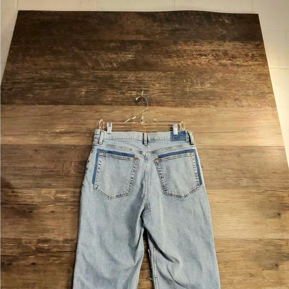 Abercrombie & Fitch Light Blue Straight Ultra High Rise 12 short Women's Jeans - Picture 2 of 7